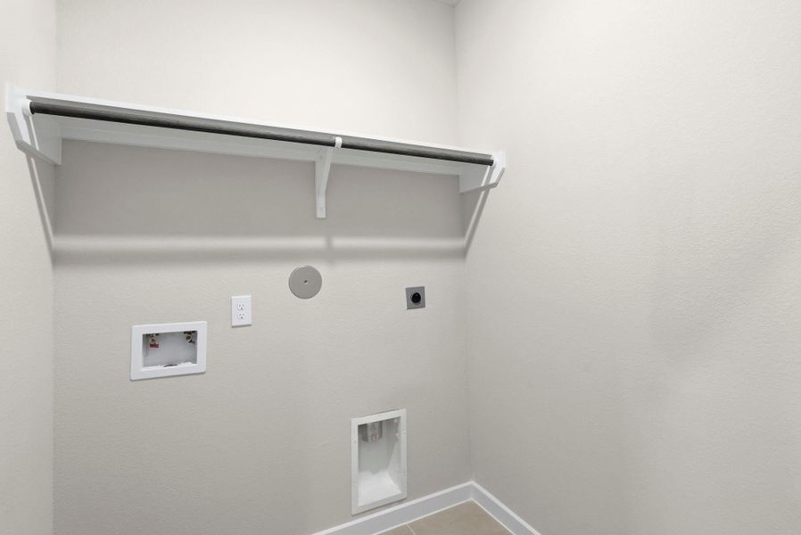 Spacious, unfurnished interior of a new home in Windrose Green, Angleton (Image 26).