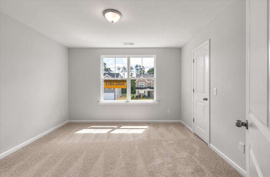 Spacious, unfurnished interior of a new home in Parker's Preserve, Ridgeville (Image 10).