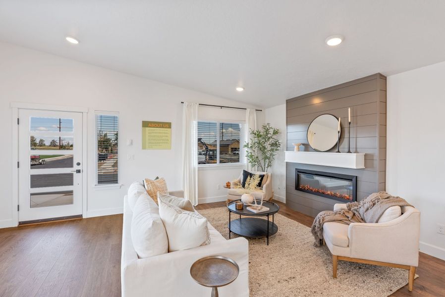 Furnished interior view inside a new home in Feather Ridge, Redmond (Image 4).