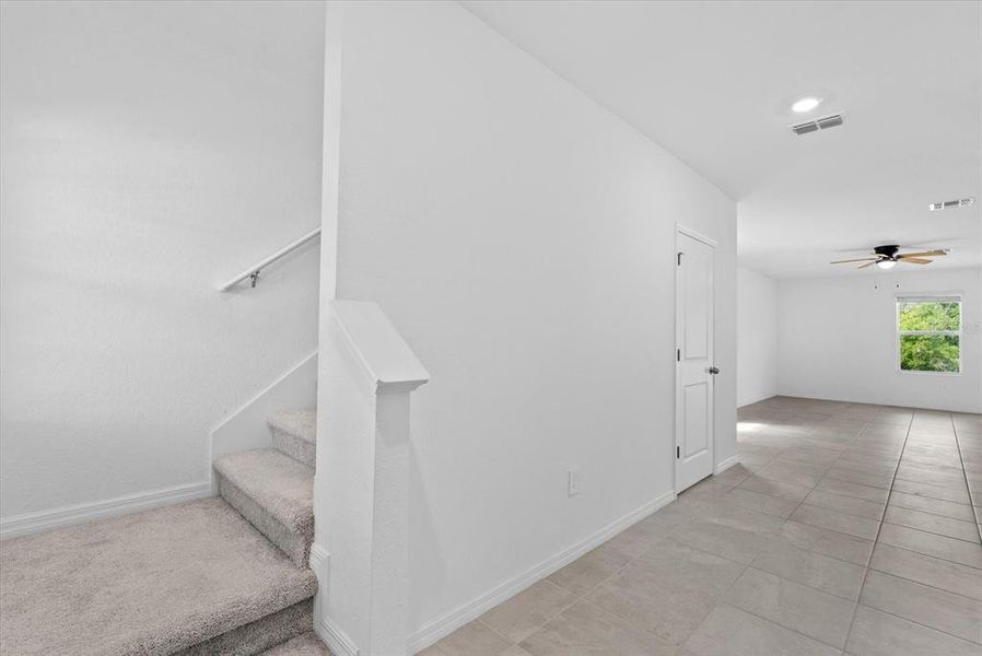 Spacious, unfurnished interior of a new home in , Bradenton (Image 16).