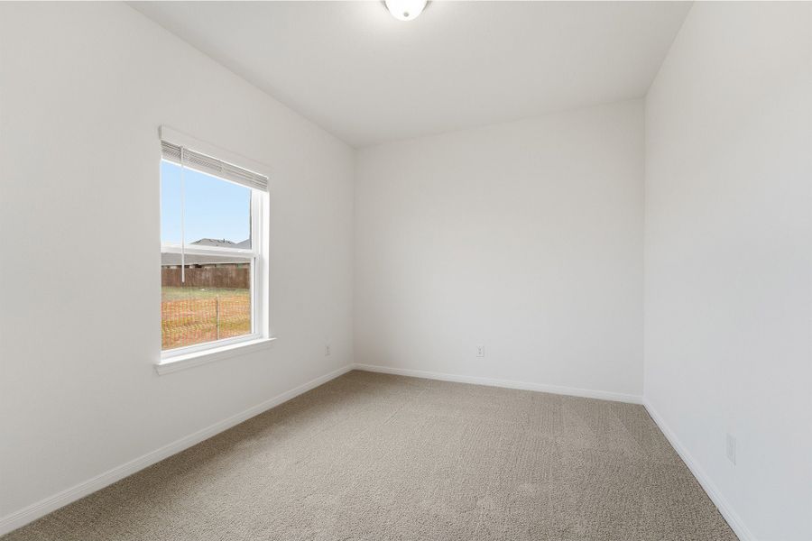 Spacious, unfurnished interior of a new home in Saddlebrook Estates, Waxahachie (Image 39).