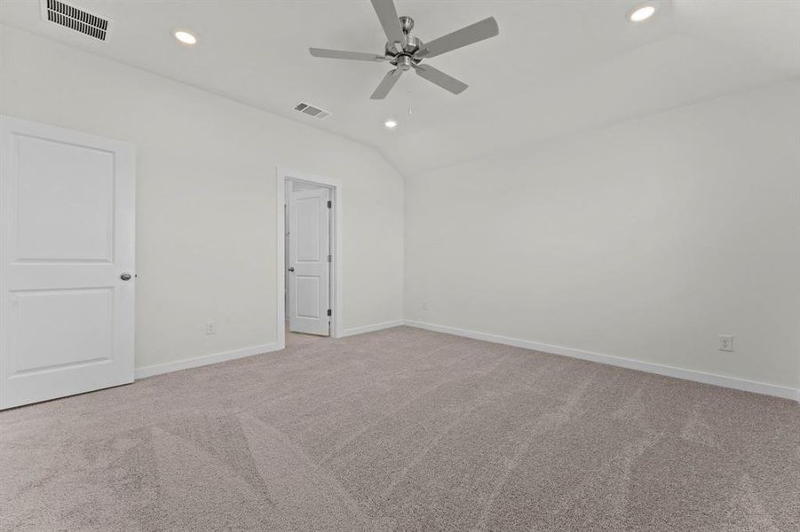 Spacious, unfurnished interior of a new home in , Dayton (Image 18).