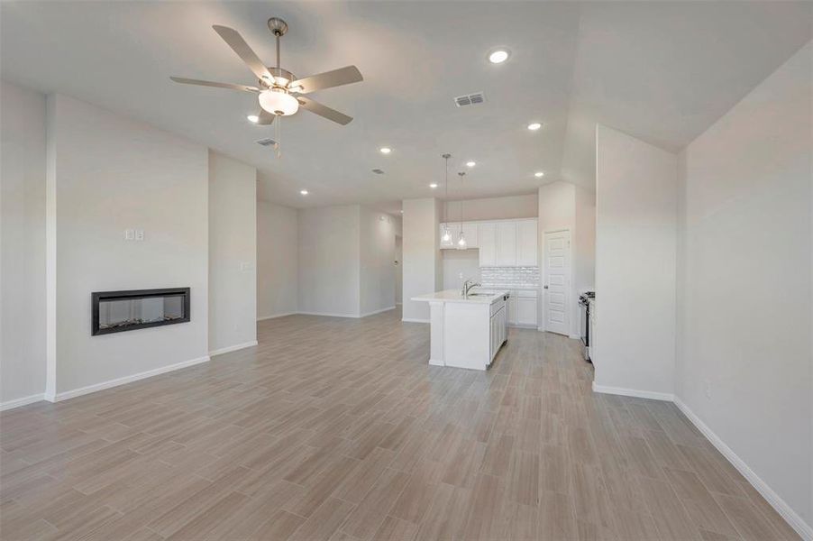 Spacious, unfurnished interior of a new home in Verandah, Royse City (Image 25).