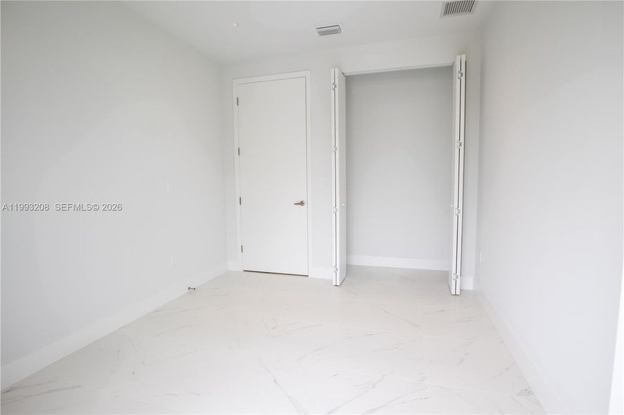Spacious, unfurnished interior of a new home in , Miami (Image 12).