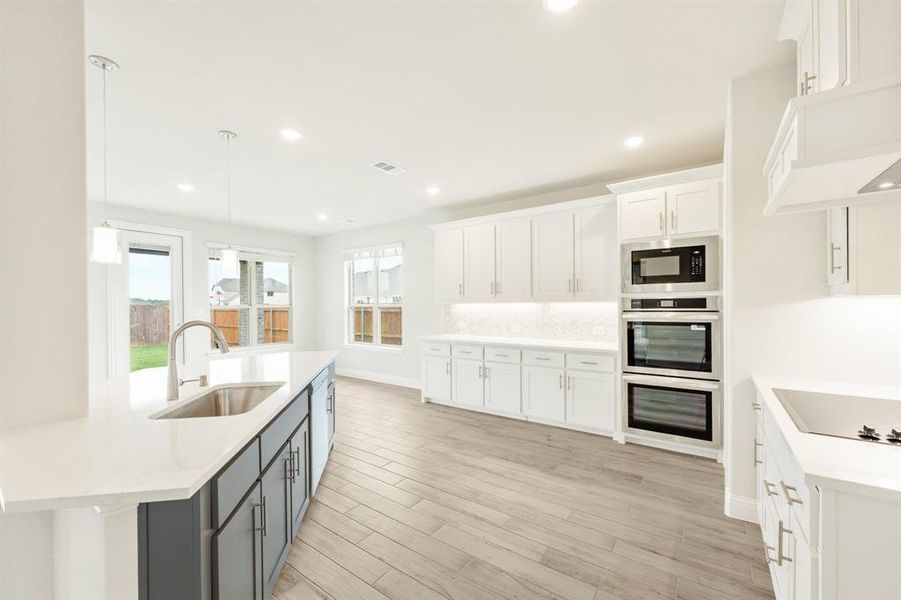 Furnished interior view inside a new home in Ridgepoint, Midlothian (Image 15).