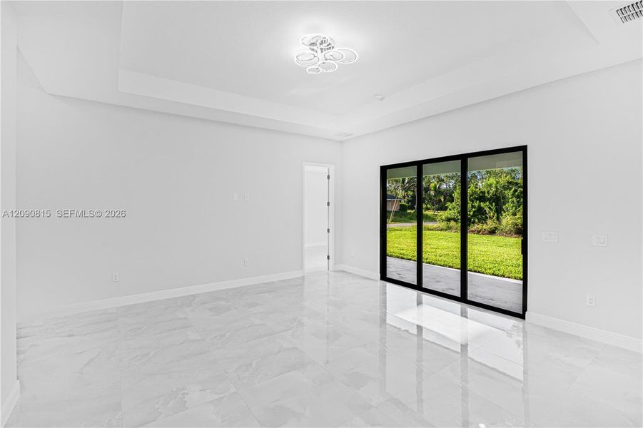Spacious, unfurnished interior of a new home in , Lehigh Acres (Image 34).