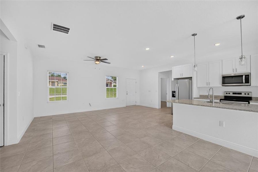 Spacious, unfurnished interior of a new home in , Ocala (Image 19).