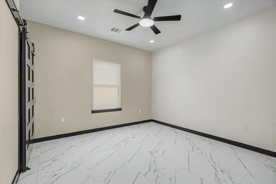 Spacious, unfurnished interior of a new home in , Houston (Image 16).