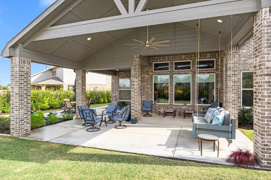 Exterior details and patio area of a home in , Katy (Image 24).