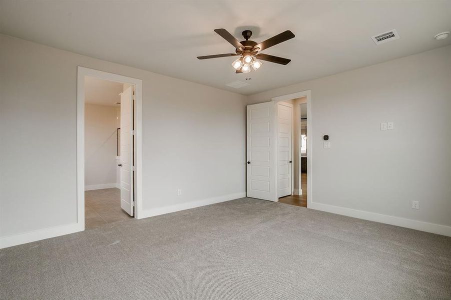 Spacious, unfurnished interior of a new home in Talon Hills, Fort Worth (Image 26).