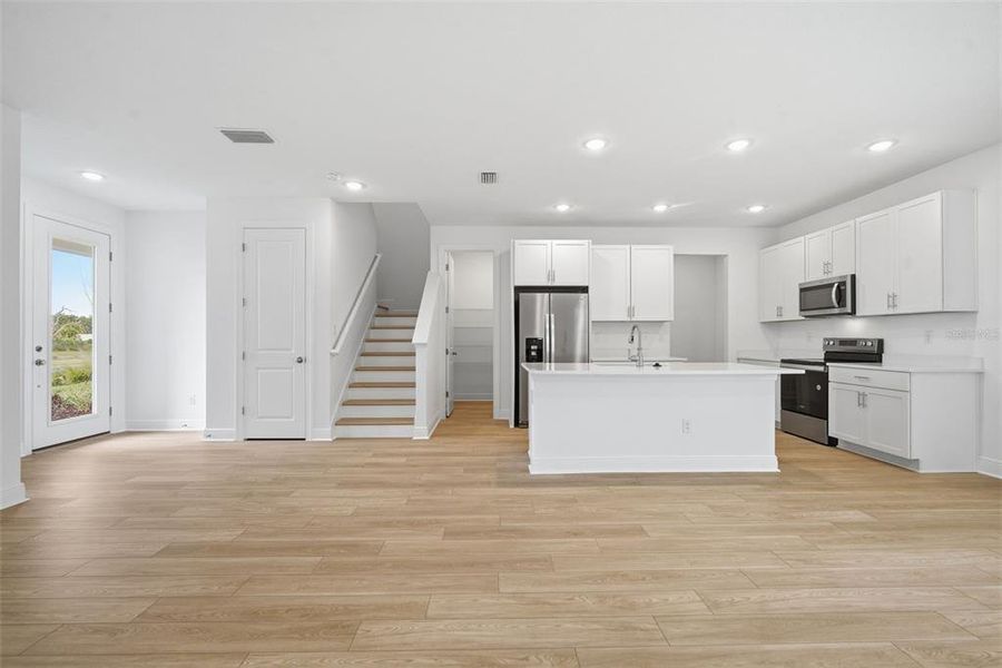 Spacious, unfurnished interior of a new home in North River Ranch, Parrish (Image 29).