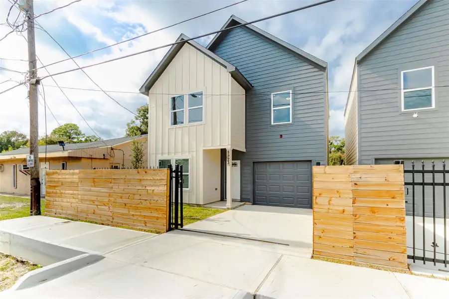 Exterior details and patio area of a home in , Houston (Image 19). Exterior details and patio area of a home in , Houston (Image 19).