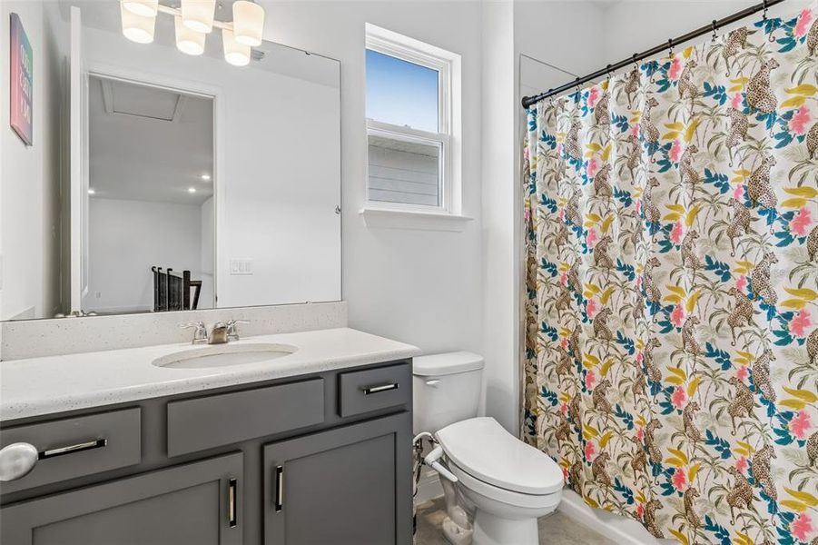 Furnished interior view inside a new home in , Orlando (Image 48).