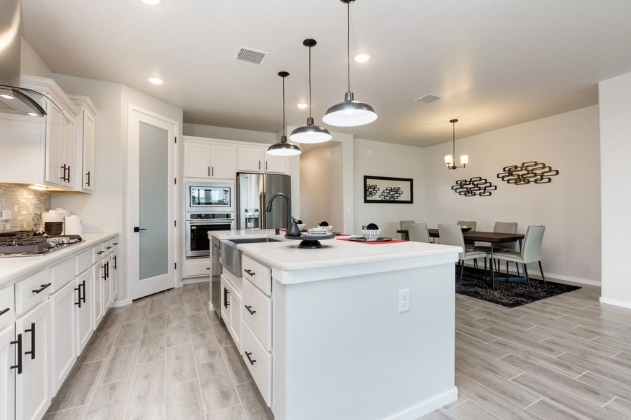 Representative furnished interior of a home built from the Santa Rosa by Hakes Brothers in Paseo Del Este, El Paso (Image 6).