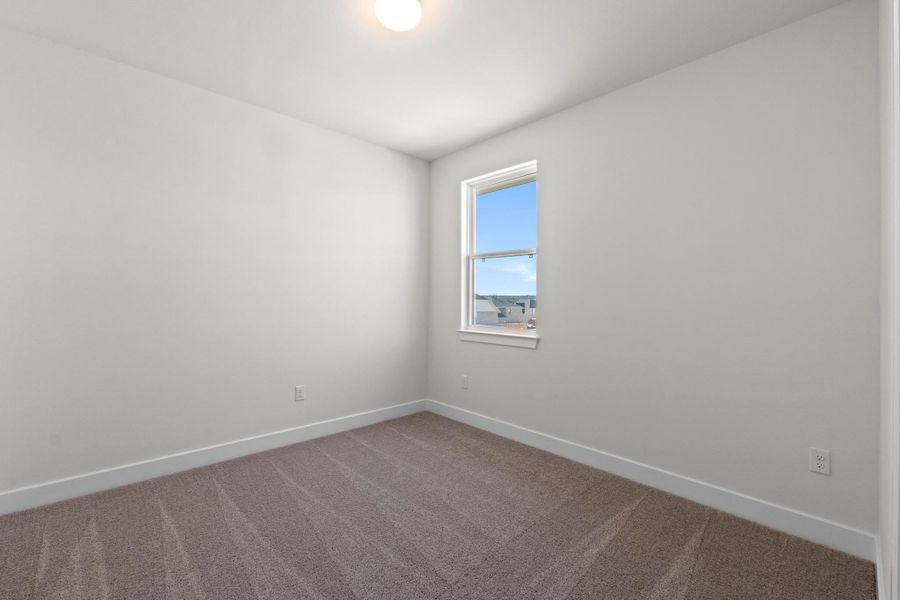 Spacious, unfurnished interior of a new home in Lariat, Liberty Hill (Image 28).