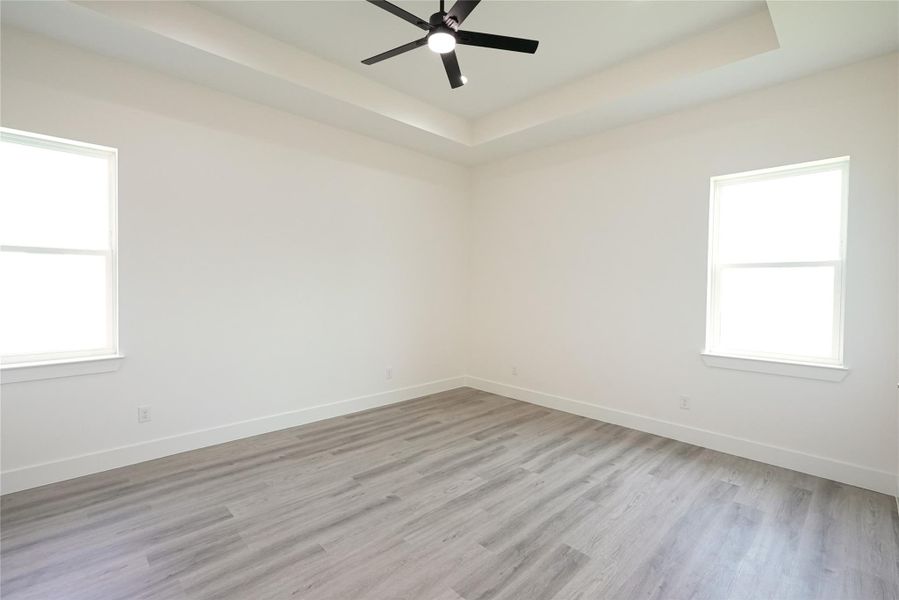Spacious, unfurnished interior of a new home in , Galveston (Image 25).
