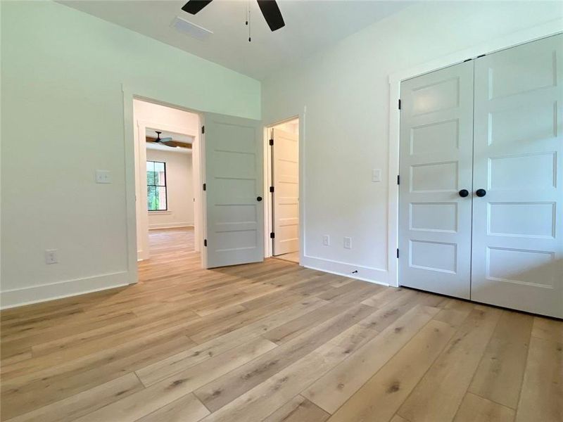 Spacious, unfurnished interior of a new home in , Gainesville (Image 29).