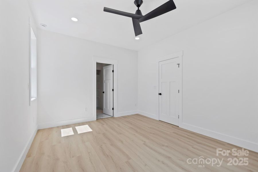 Spacious, unfurnished interior of a new home in , Flat Rock (Image 25).