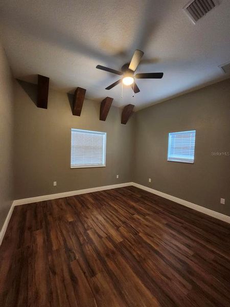 Spacious, unfurnished interior of a new home in , Hudson (Image 25).