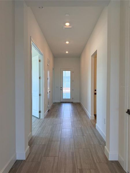 Spacious, unfurnished interior of a new home in , Lakewood Ranch (Image 22).