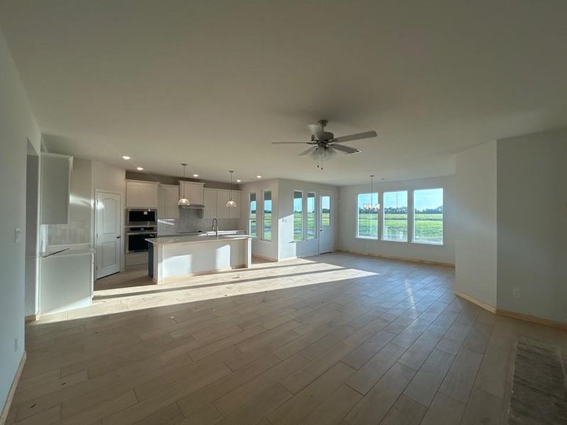 Spacious, unfurnished interior of a new home in Terra Escalante, Blue Ridge (Image 9).