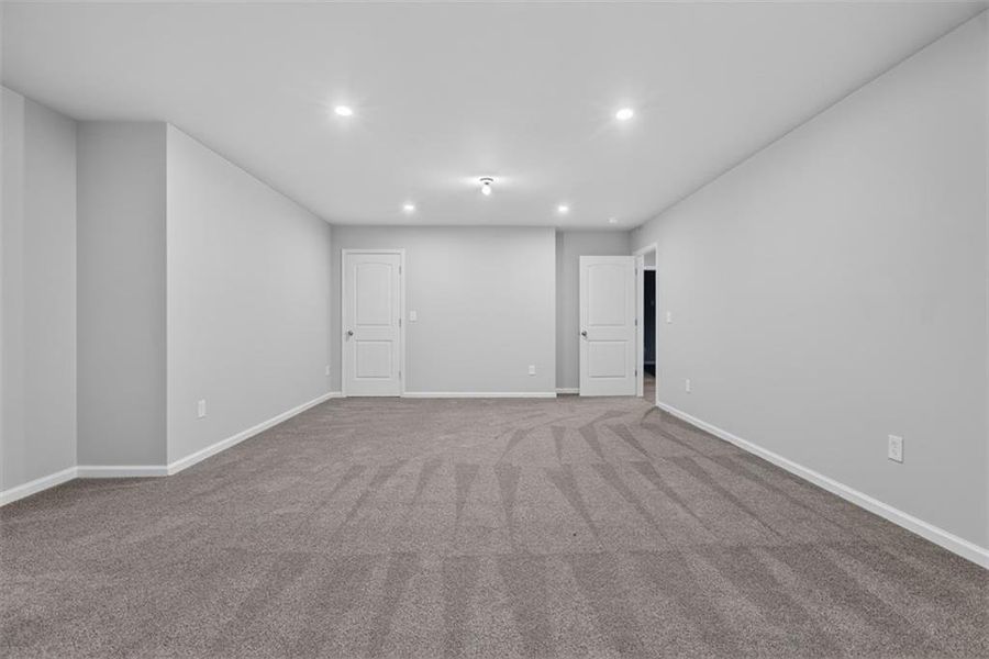 Spacious, unfurnished interior of a new home in , Eastanollee (Image 48).
