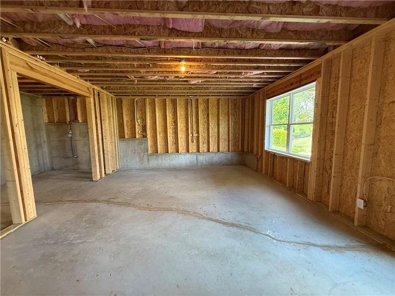 Spacious, unfurnished interior of a new home in , Jefferson (Image 44).