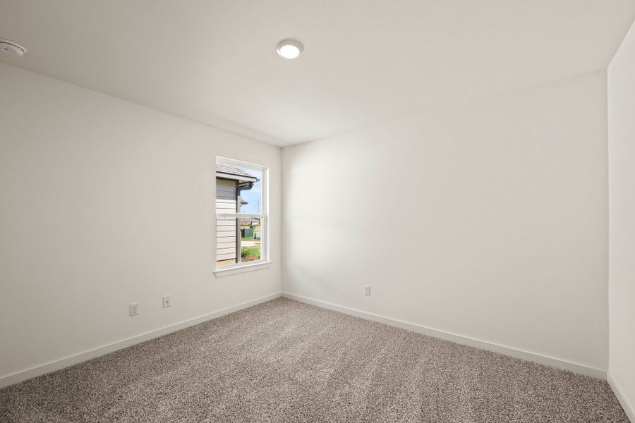Spacious, unfurnished interior of a new home in Eagles Landing, Waco (Image 11).