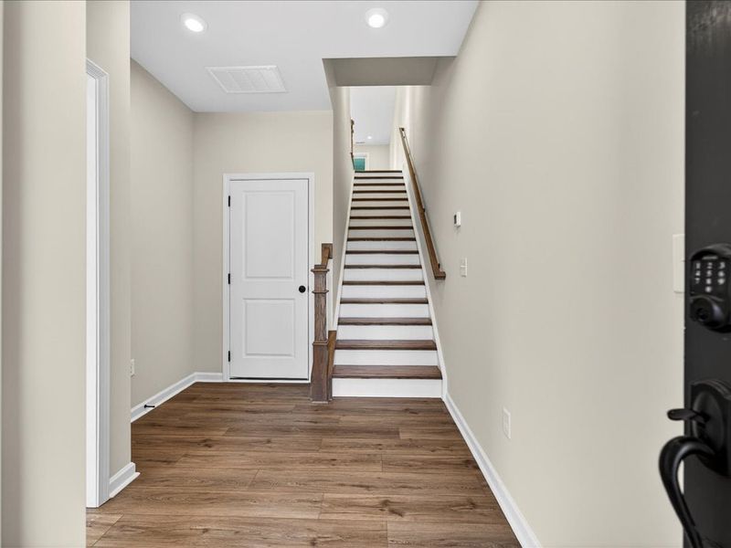 Spacious, unfurnished interior of a new home in Bellflower, Charlotte (Image 23).