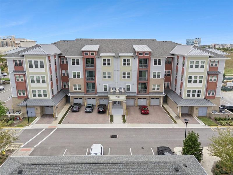 Condo located in Orlando, FL showcasing its design and architecture (Image 4). Condo located in Orlando, FL showcasing its design and architecture (Image 4).