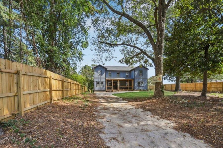 Exterior details and patio area of a home in , Atlanta (Image 33).