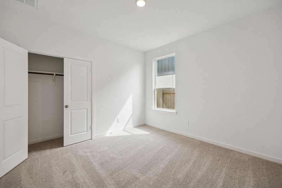 Spacious, unfurnished interior of a new home in Montgomery Bend, Montgomery (Image 16).