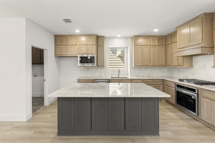 16. 8232 Caprock - Kitchen 16. 8232 Caprock - Kitchen