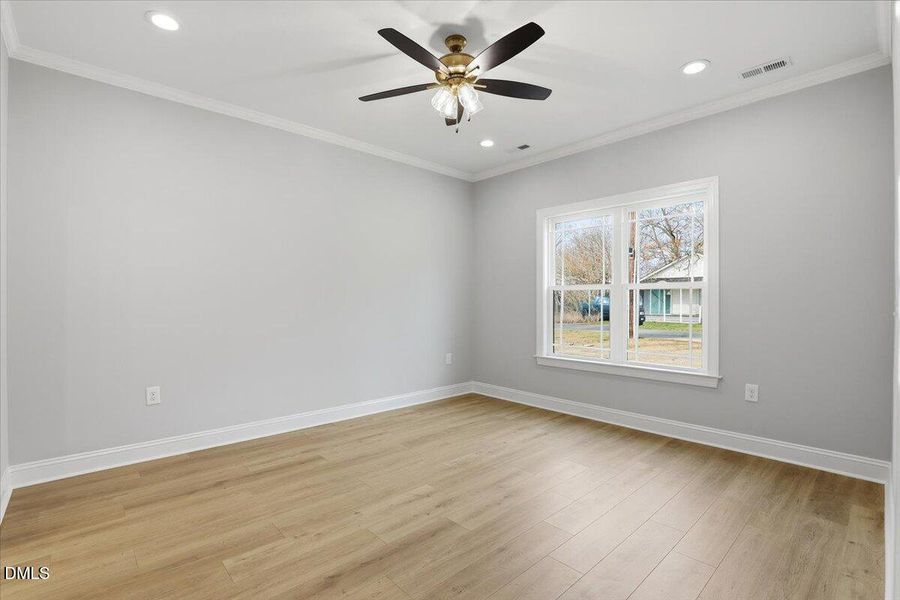 24-600 S Vance St-24