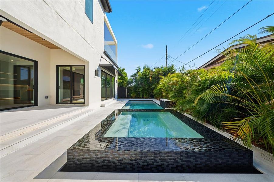 Exterior details and patio area of a home in , Tampa (Image 33).