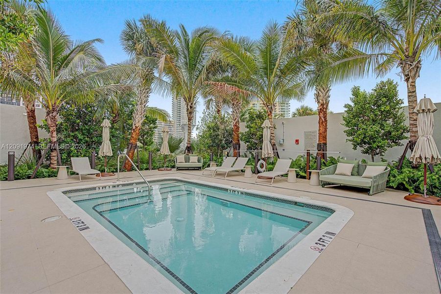 Community amenities in , Miami (Image 14).