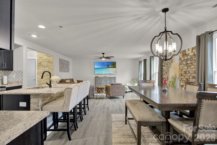 Dining Area - view 4