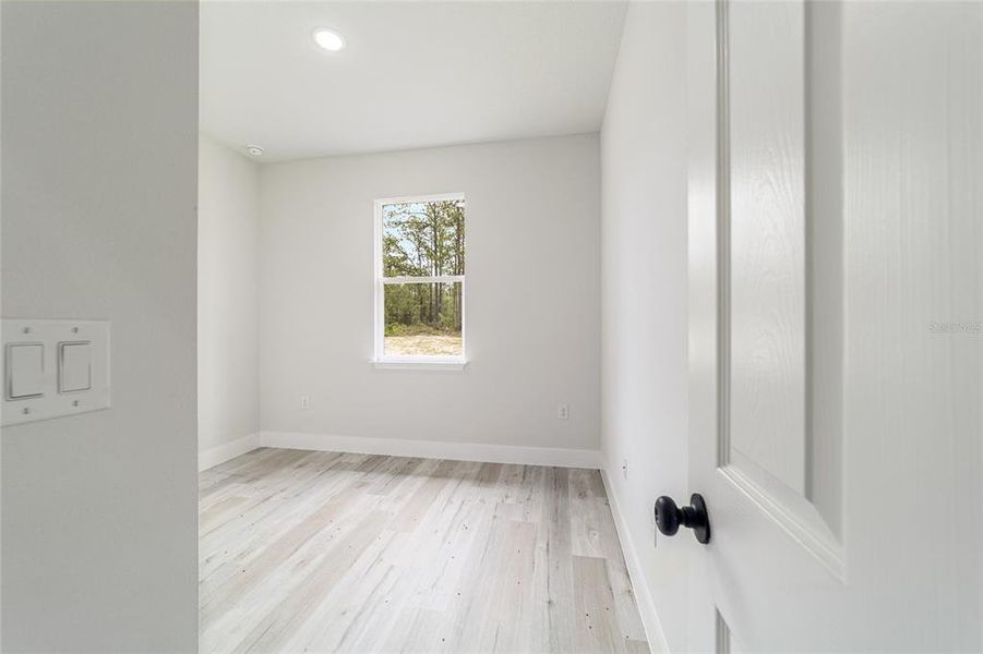 Spacious, unfurnished interior of a new home in , Dunnellon (Image 39). Spacious, unfurnished interior of a new home in , Dunnellon (Image 39).