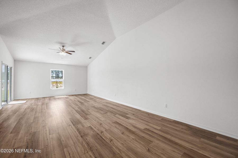 Spacious, unfurnished interior of a new home in Westport Landing, Jacksonville (Image 21).