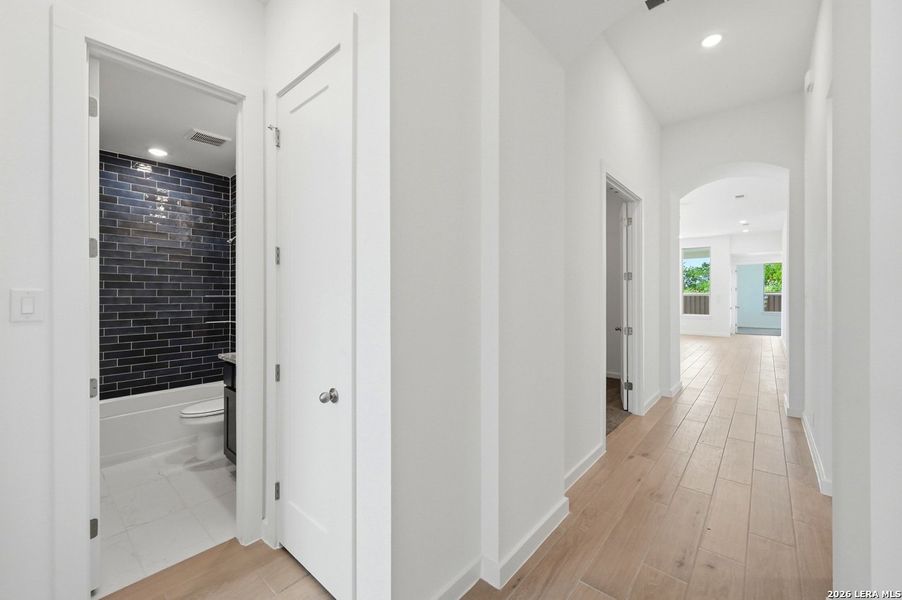 Spacious, unfurnished interior of a new home in Mayfair, New Braunfels (Image 14). Spacious, unfurnished interior of a new home in Mayfair, New Braunfels (Image 14).