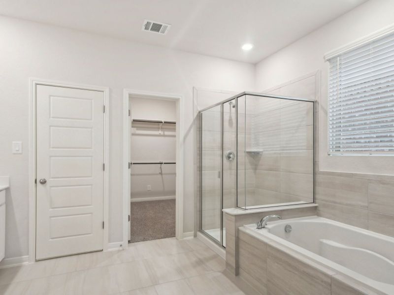 Furnished interior view inside a new home in Sagebrooke - Classic Series, San Antonio (Image 10).