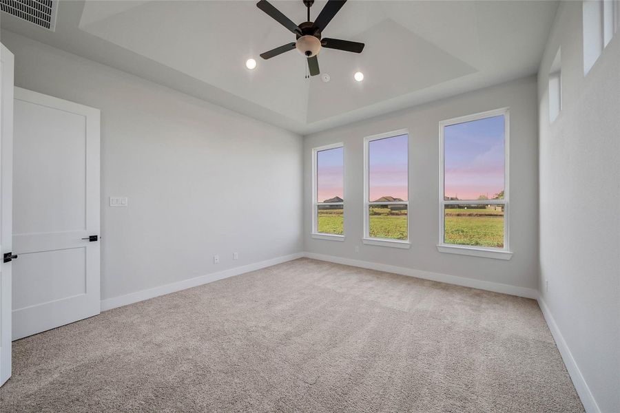 Spacious, unfurnished interior of a new home in Magnolia Bend, Rosharon (Image 37).