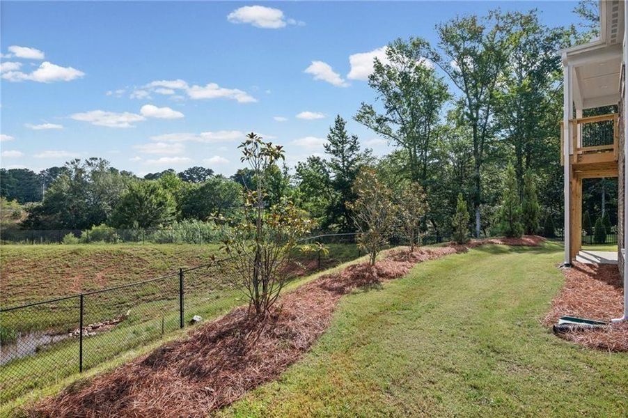 Natural landscape and outdoor views near Laurel Farms in Dallas (Image 43).