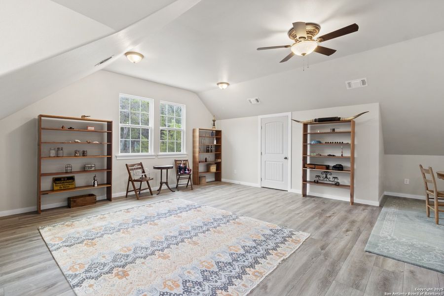 Furnished interior view inside a new home in , Bandera (Image 51).