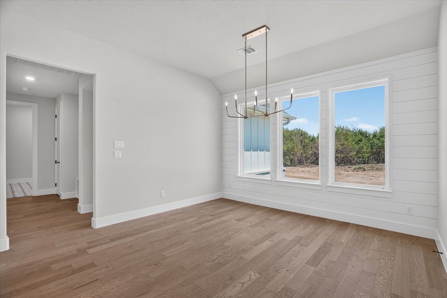 Spacious, unfurnished interior of a new home in Timberview Preserves, Weatherford (Image 26).