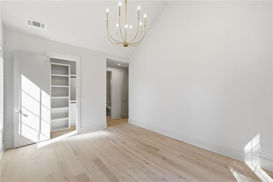 Spacious, unfurnished interior of a new home in , Atlanta (Image 19).