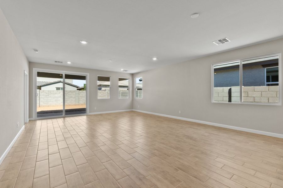 New Home in Surprise, AZ.  - Slide 8