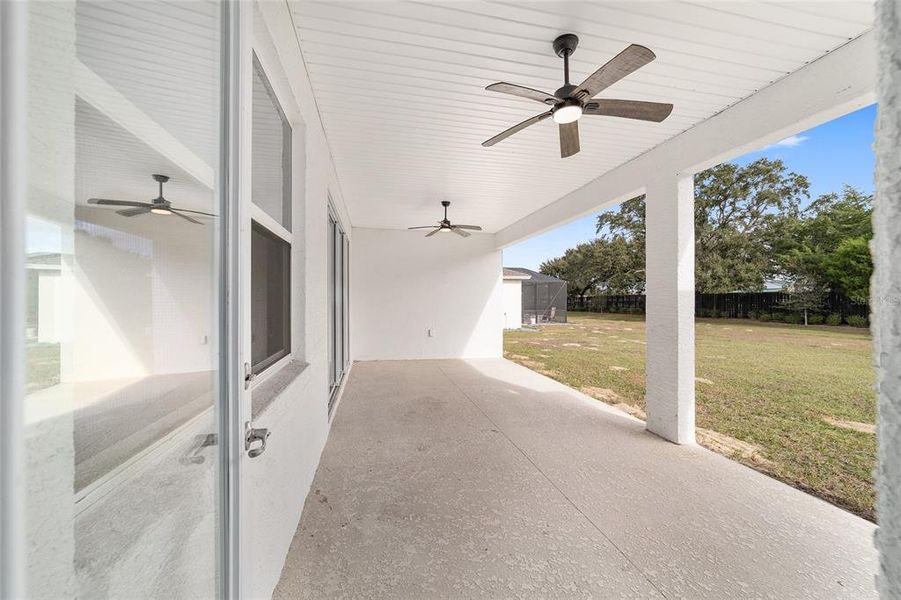 Exterior details and patio area of a home in Calesa Township, Ocala (Image 4).