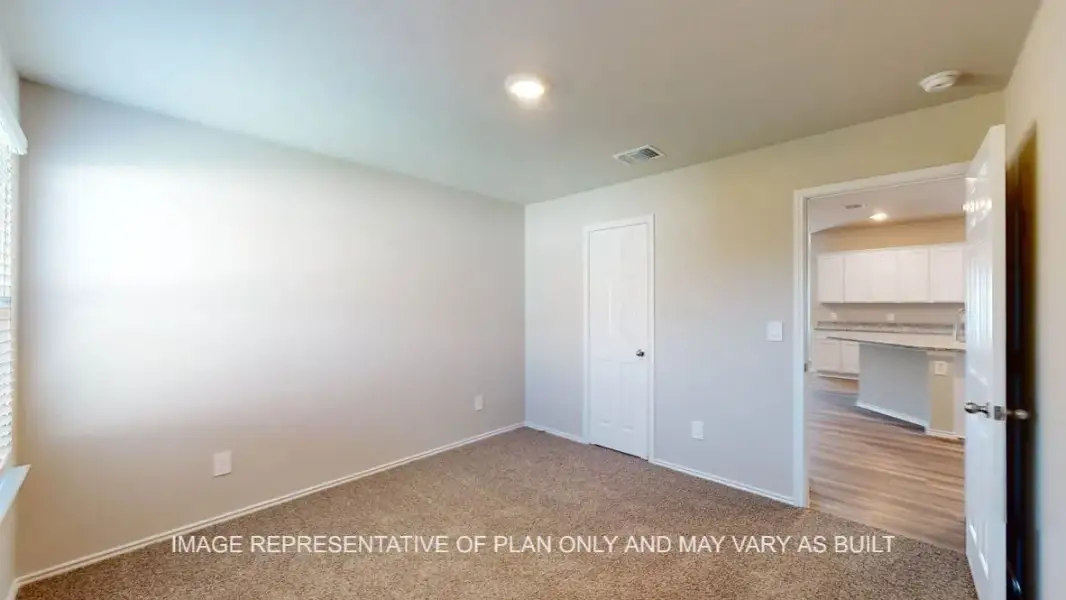 Spacious, unfurnished interior of a new home in Park Meadows, Lorena (Image 30).
