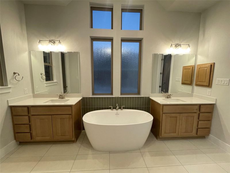 Large Soaking Tub in Primary Bath